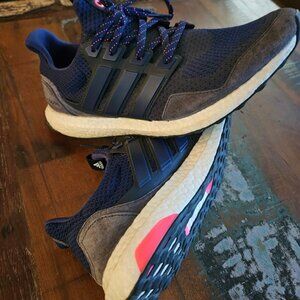 Adidas UltraBoost Men’s Size 11 – Navy/Grey/White – Good Condition